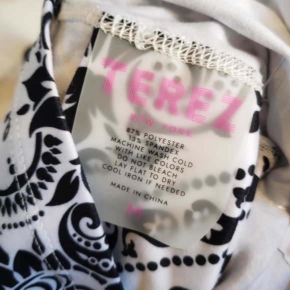 Terez TLC Crop Bralette with Shelf Bra - Picture 4 of 5